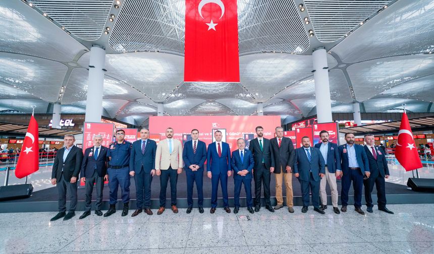 İstanbul Havalimanı'nda 15 Temmuz temalı fotoğraf sergisi açıldı