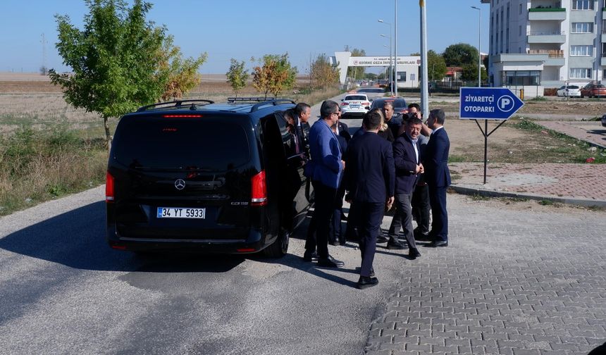 CHP Lideri Özel'den, Demirtaş'a cezaevinde ziyaret!