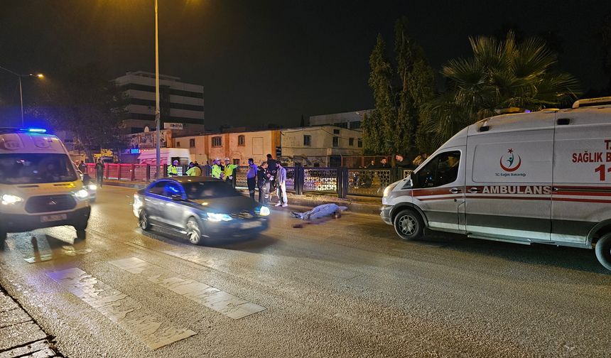 Üst geçidi kullanmak yerine yanından karşıya geçmek isterken öldü