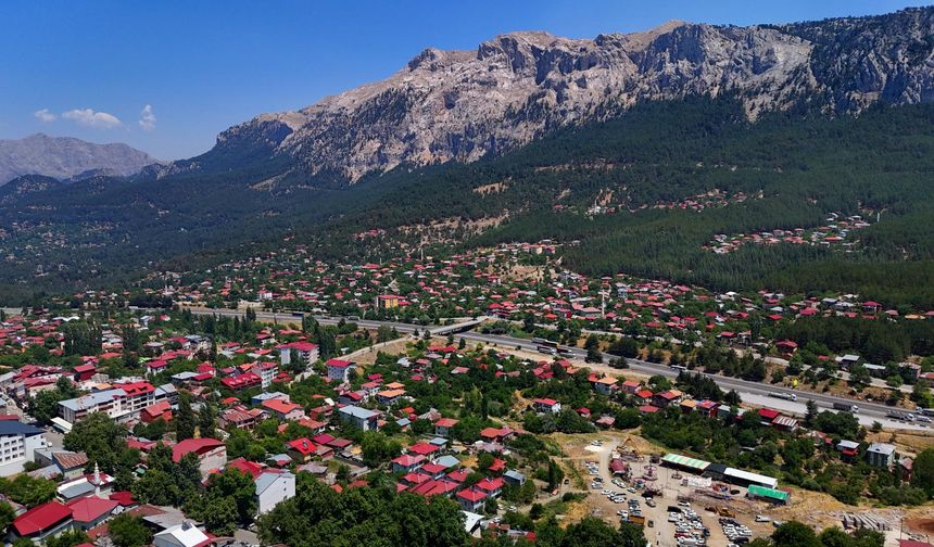 20 bin kişinin yaşadığı yaylada, sıcak nedeniyle nüfus 450 bine ulaştı