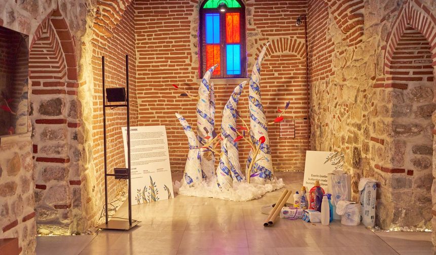 Sanatta Hayat Var: İVA Sanat’ın ikinci karma sergisi kapılarını açtı