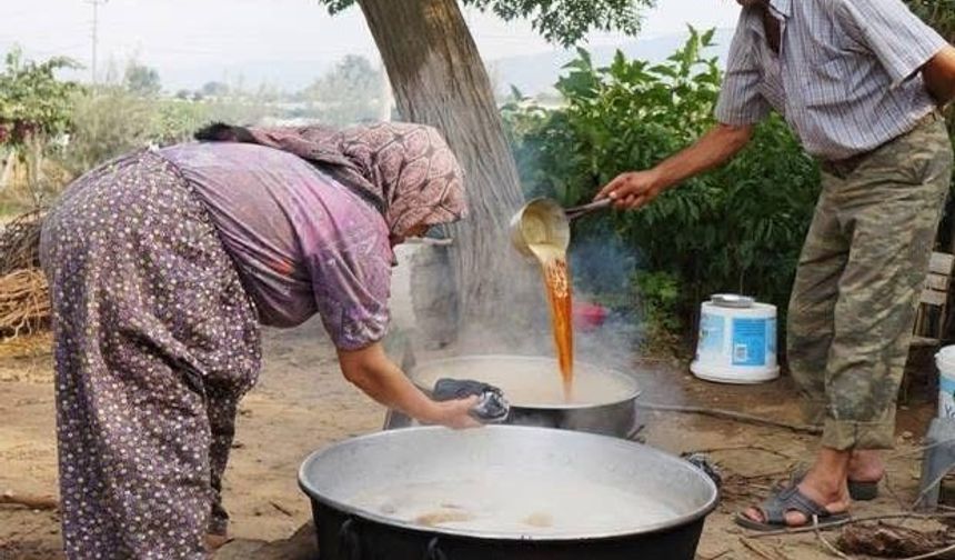 Sultaniye Üzümünden Pekmez Mesaisi Başladı