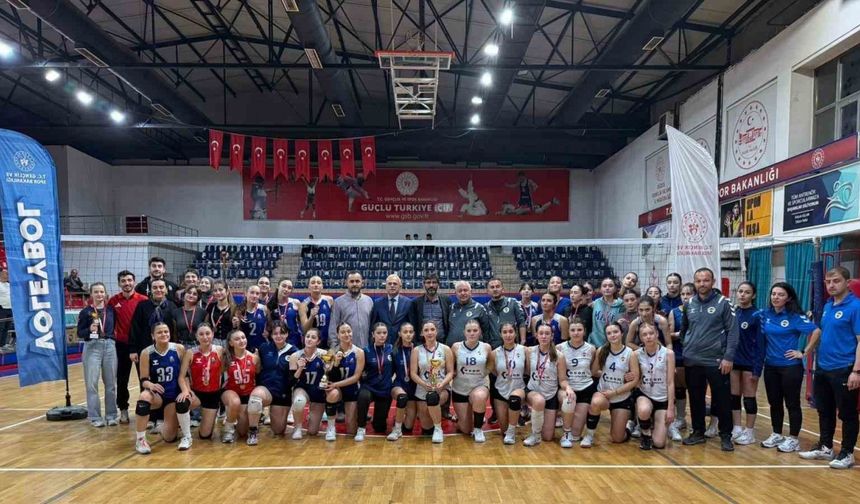 Voleybolda şampiyon belli oldu