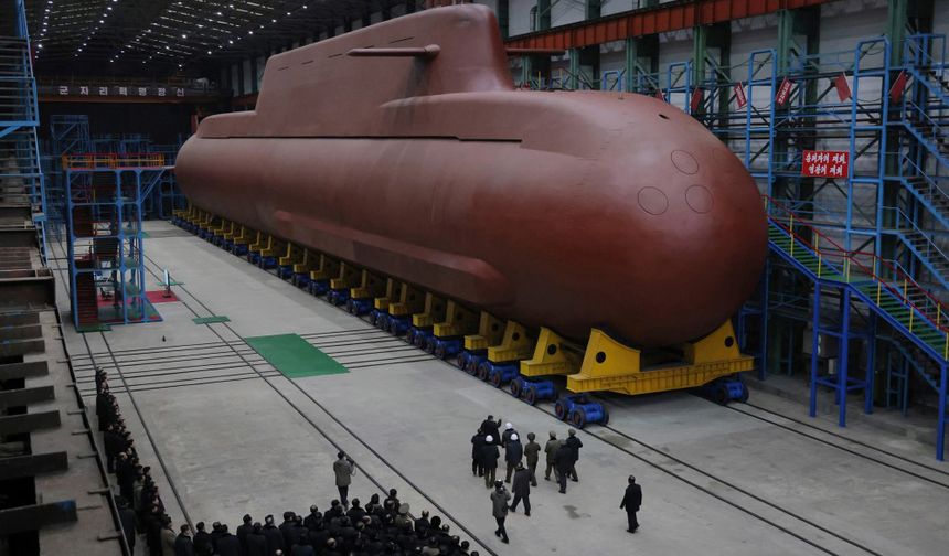 Kuzey Kore dev nükleer denizaltı inşa ediyor!