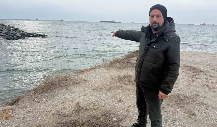 Menekşe sahilinde teknelerin geçiş çilesi: Balıkçılar isyan etti