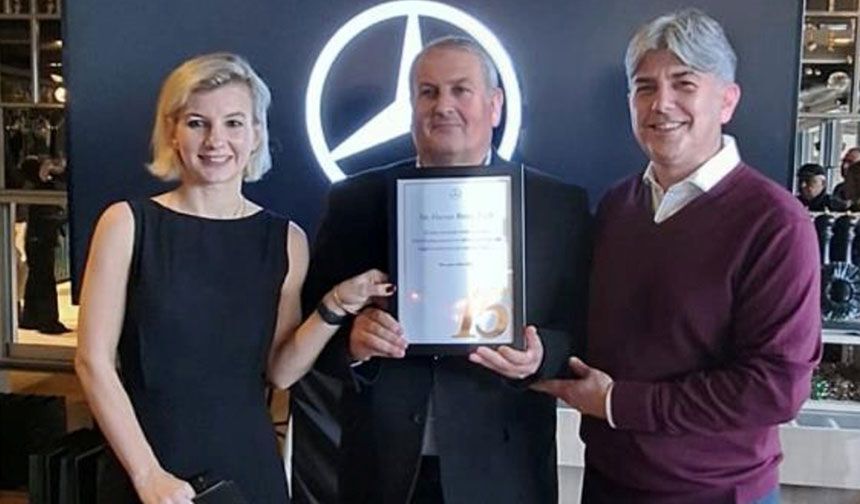 Mercedes-Benz Türk’ten Harun Reşit Tığlı’ya onur ödülü