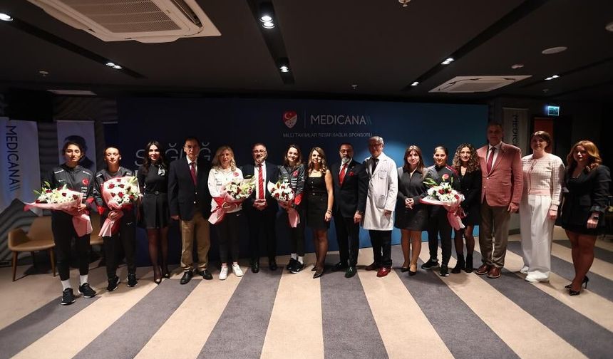 Kadın A Millî Futbol Takımı’ndan Kanser Farkındalığına Anlamlı Ziyaret