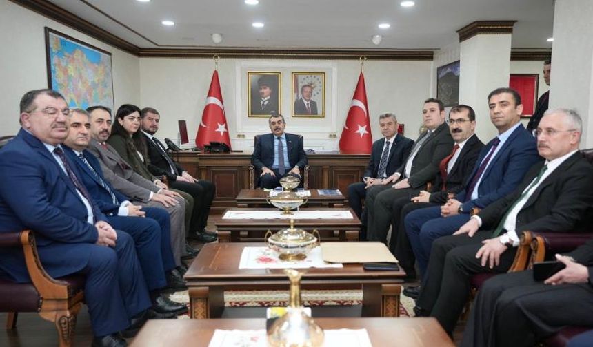 Bakan Tekin’den “Laiklik Bildirisi” Tepkisi: Suç Duyurusunda Bulunacağız