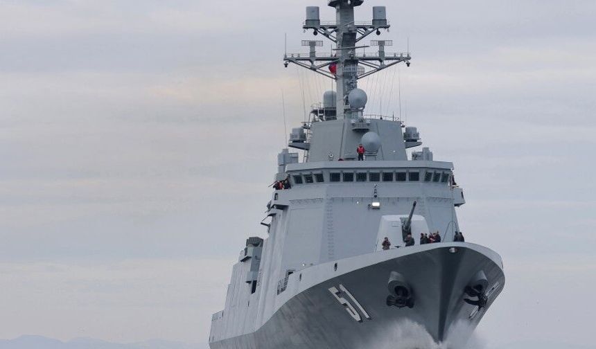 Kuzey Kore dev savaş gemisinden füze denemesi yaptı