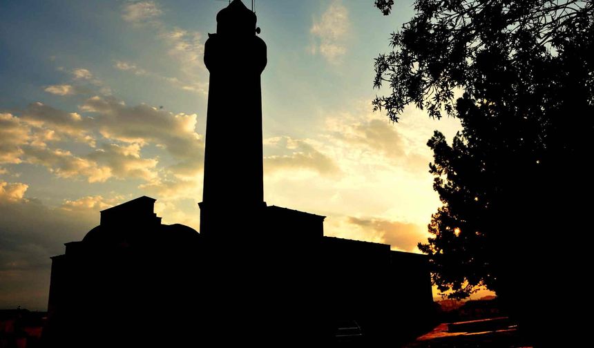 800 yıllık Selçuklu camisi ziyaretçilerini bekliyor