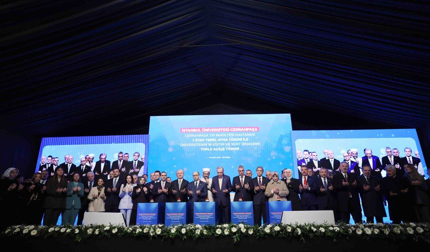 Erdoğan’dan Cerrahpaşa’da Gövde Gösterisi: "Atatürk’ün Mirasına Biz Sahip Çıktık"