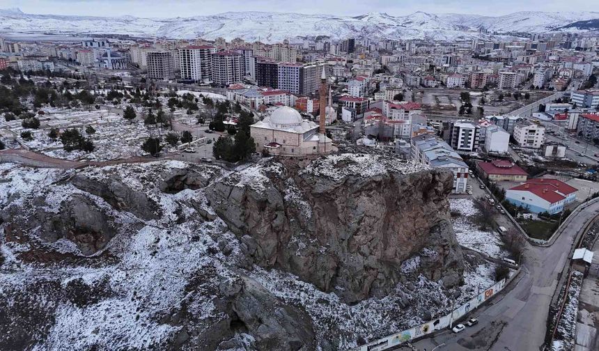 Savaşta Şehit Düştü, Naaşı Rüya Üzerine Uçurumun Kenarına Taşındı