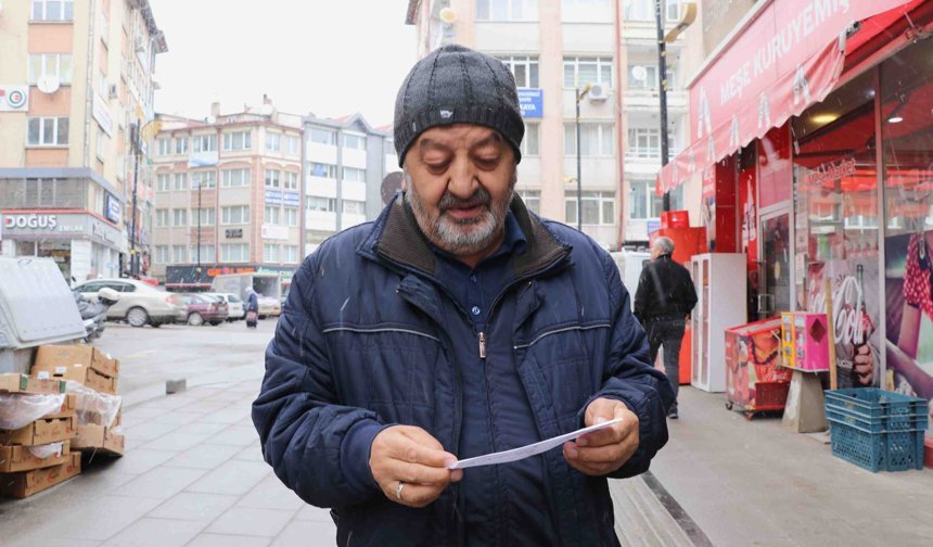 Hesabına gelen parayı iade etmişti, umre vaadiyle dolandırıldı