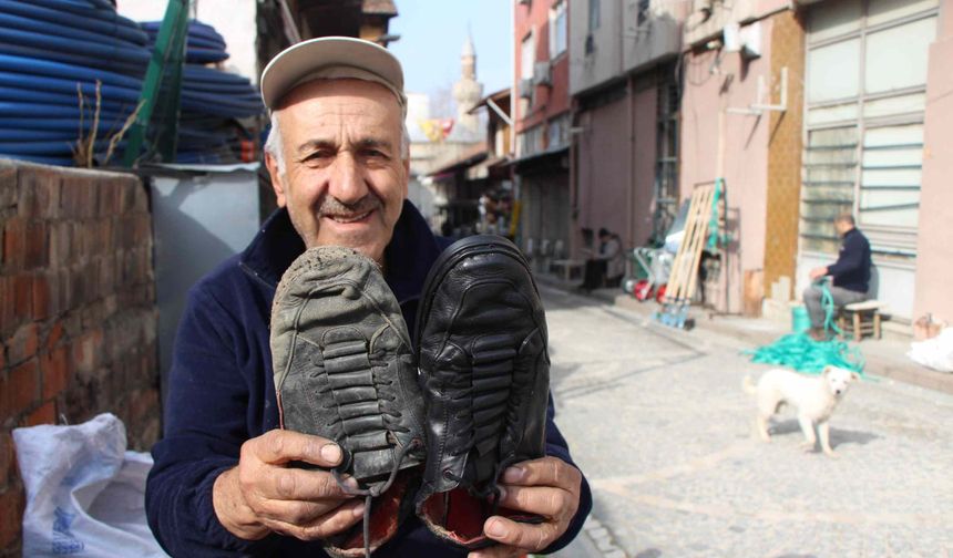 Ermeni Usta 50 Yıldır Ayakkabı Tamir Ediyor: "Türk Milliyetçisiyim. Ülkemi Seviyorum"