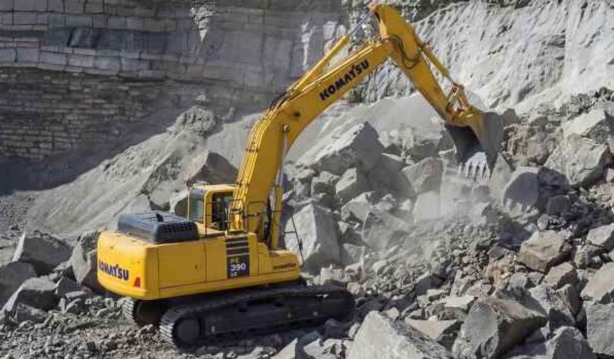 Efsane Komatsu PC390LC-11 Türkiye’de!