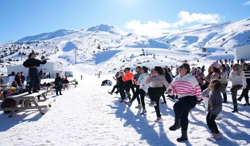 Denizli Kayak Merkezi 150 bin misafiri ağırladı