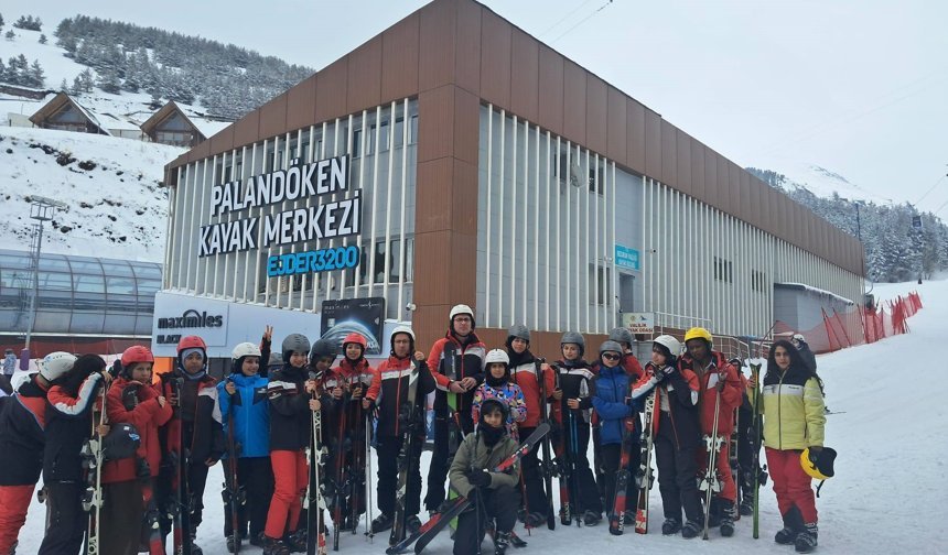 Dünyanın Dört Bir Yanından Gelen Öğrenciler Palandöken'de Kayakla Tanıştı