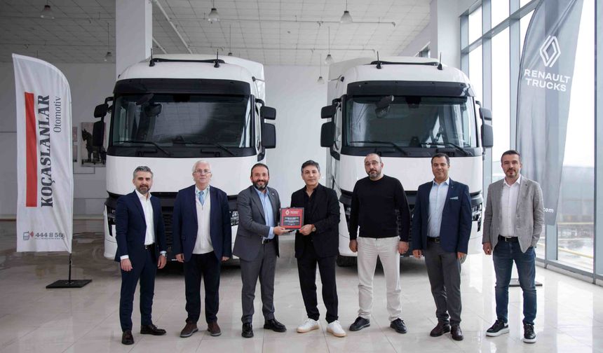 Renault Trucks T480’den İstanbul Lojistik’e 20 adet Trucks T480 teslimat