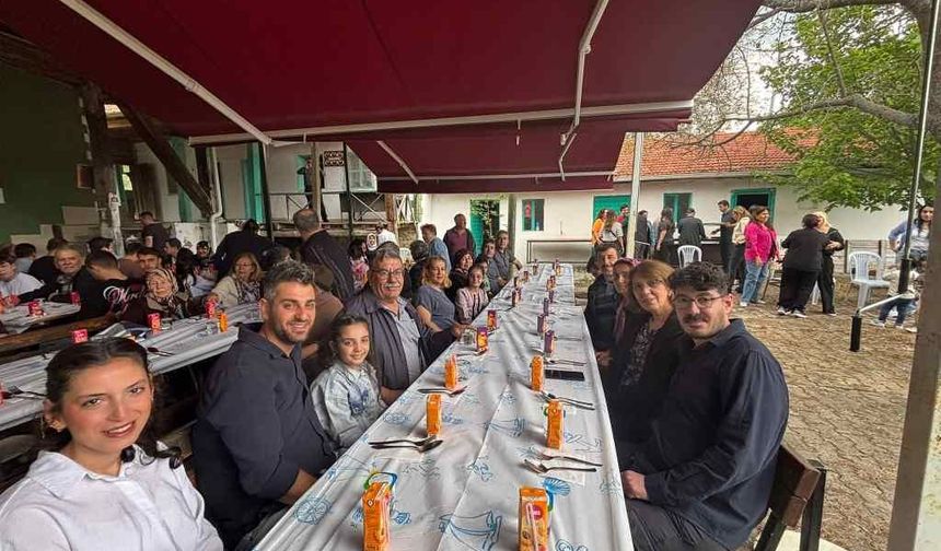 Eskişehir'de 500 Yıllık Bayram Sofrası Geleneği Yaşatılıyor
