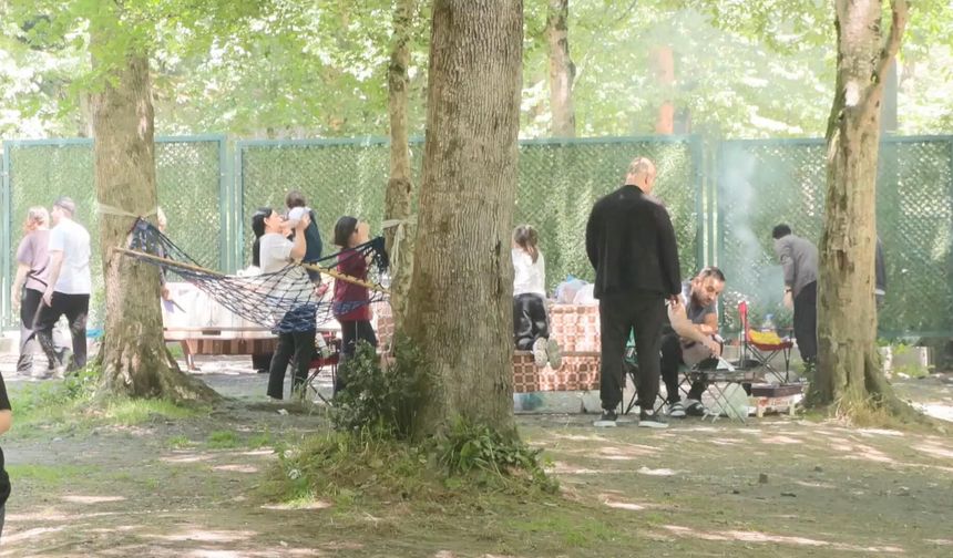 İstanbul’da Tatilcilerin Belgrad Çilesi: Mesire Alanı Trafiğinde Kontak Kapattılar!