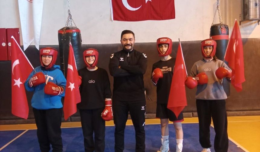 Arpalı'dan 4 sporcu Türkiye Boks Şampiyonası finallerine katılacak
