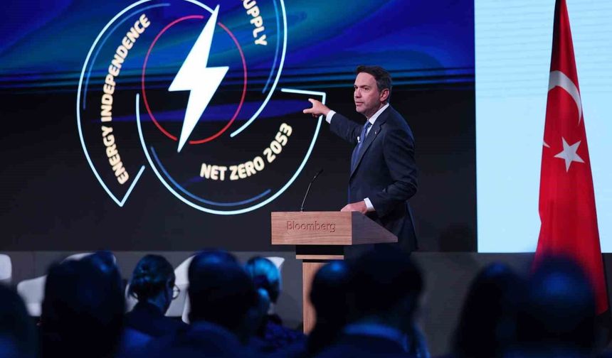 Bakan Bayraktar: 'Enerji dönüşümü için 2035 yılına kadar 200 milyar dolarlık bir yatırım hedefimiz var'