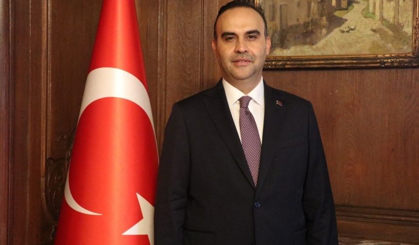 Bakan Kacır: 'Fransa'daki 1 milyar doları aşan Türk yatırımları ve burada yaşayan 800 binden fazla vatandaşımız ülkelerimiz arasındaki bağları daha da zenginleştirmektedir'