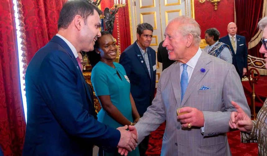 Bakan Kurum, İngiltere Kralı Charles'ın ev sahipliğinde düzenlenen resepsiyona katıldı