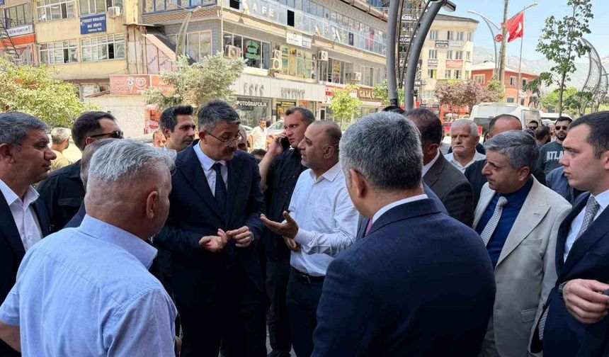 Bakan Yardımcısı Ali Çelik'e Hakkari'de sevgi seli