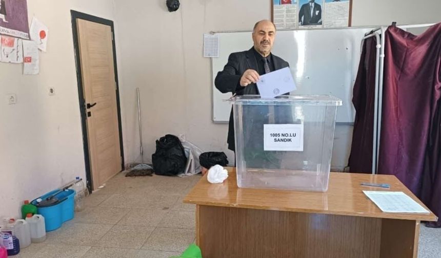 Başkale'de 4 mahallede muhtarlık seçimi yenilendi
