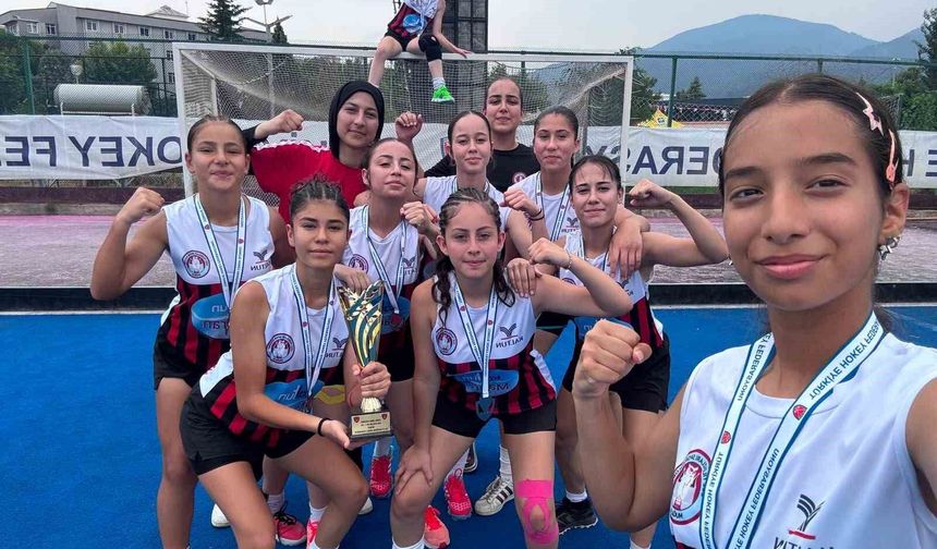 Ege Yıldızları U16 Türkiye Hokey 1'inci Ligi'nde Türkiye ikincisi oldu