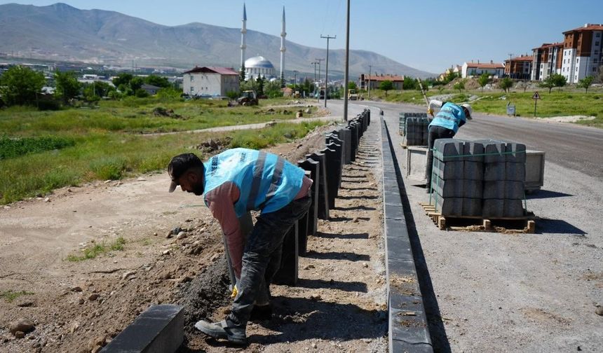 Niğde Belediyesi'nden kent genelinde yol ve altyapı seferberliği