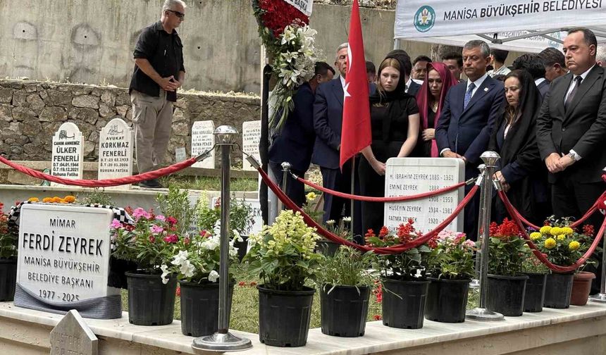 Özgür Özel ve Mansur Yavaş'tan Ferdi Zeyrek'e vefa ziyareti
