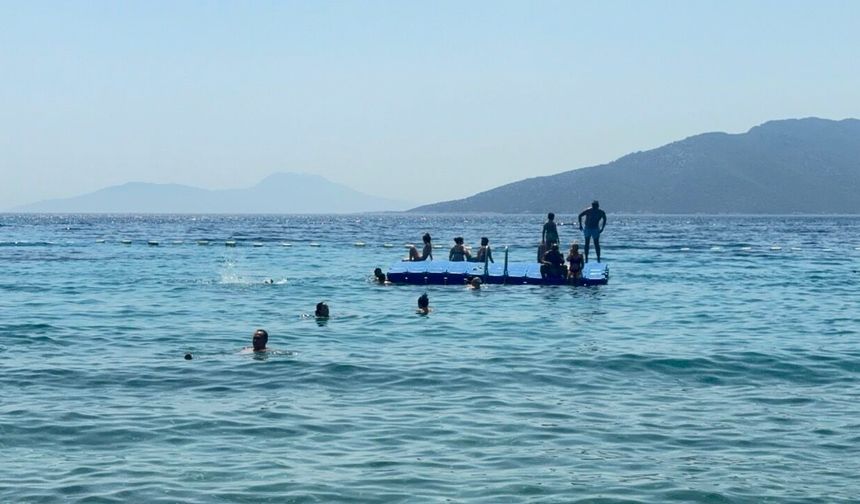 Okullar kapandı, Bodrum sahilleri doldu
