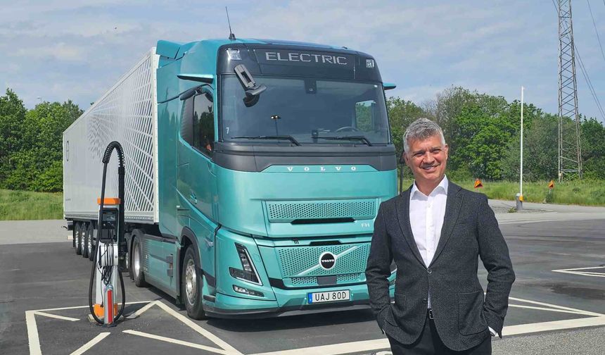 Volvo Trucks, 700 km Menzile Ulaşabilen Elektrikli Çekici ve Kamyonlarını Tanıttı!