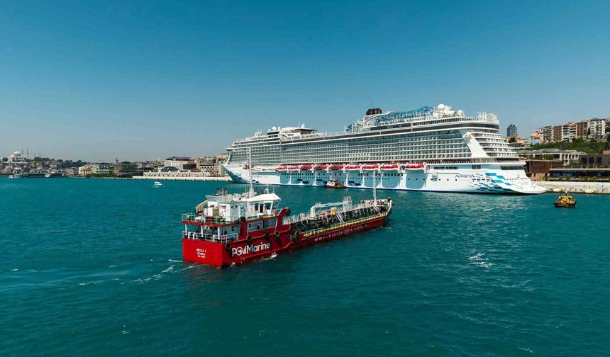 PO/Marine'den Galataport İstanbul'daki dev kruvaziyer gemisi Aroya'ya yakıt ikmali
