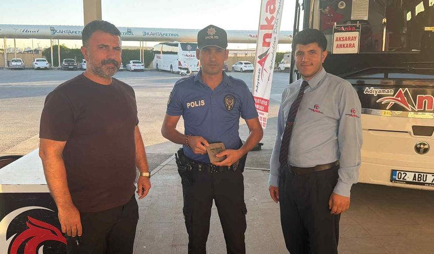 Muavinden örnek davranış: 4,5 milyon liralık altın ve çeki sahibine teslim etti