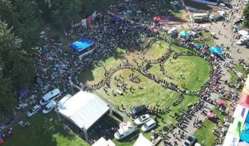 2 Bin Rakımda 60 Bin Kişilik Horon: Artvin, Doğası ve Kültürüyle Bir Kez Daha Büyüledi