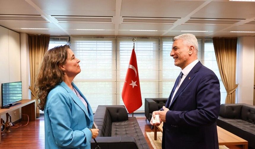 Bakan Bolat, Avrupa Otomobil Üreticileri Birliği Genel Direktörü Vries ile görüştü