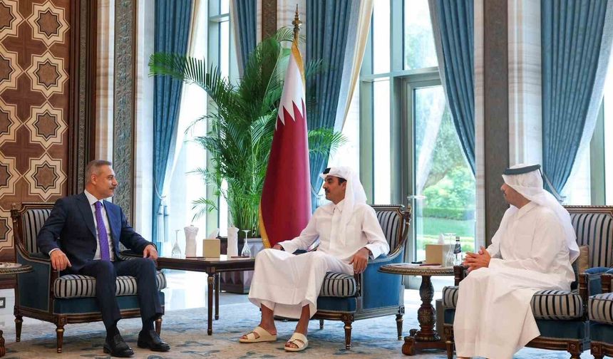 Bakan Fidan, Katar Emiri Al Thani ile bir araya geldi