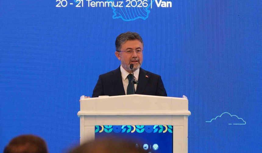 Bakan Yumaklı: 'Van Gölü'nün hazinelerini keşfetmek için değil korumak için varız'