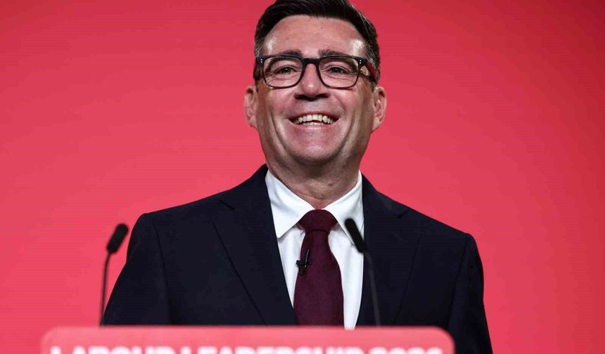 İngiltere'de iktidardaki İşçi Partisi'nin yeni lideri Andy Burnham oldu