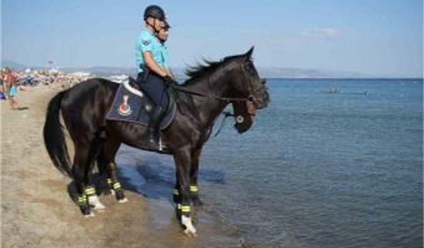 Atlı jandarma Balıkesir'de yaz mesaisine başladı