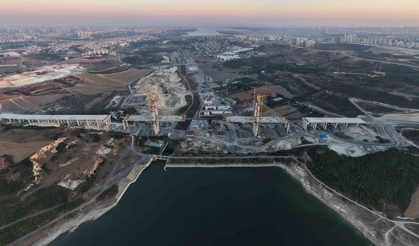 Kanal İstanbul'un İlk Köprüsünde Dev Adım: 250 Tonluk Tabliyeler Havada