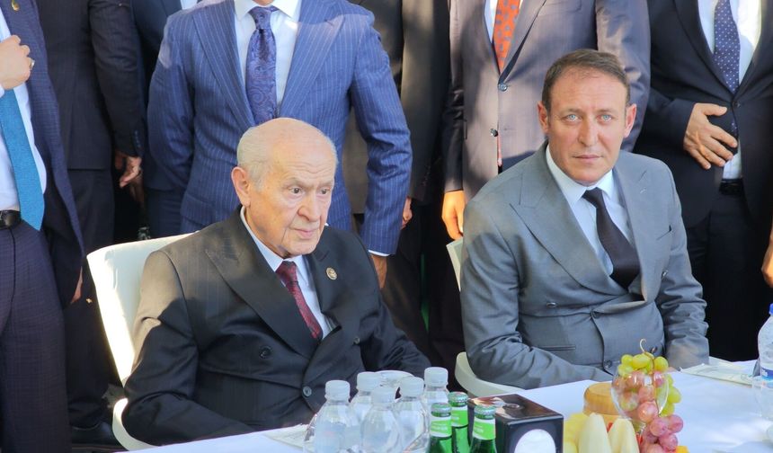 MHP Lideri Bahçeli, Ahlat'ta partililer ve vatandaşlarla buluştu