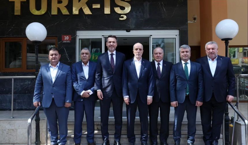 Bakan Bayraktar, Türk-İş Genel Başkanı Atalay ile bir araya geldi