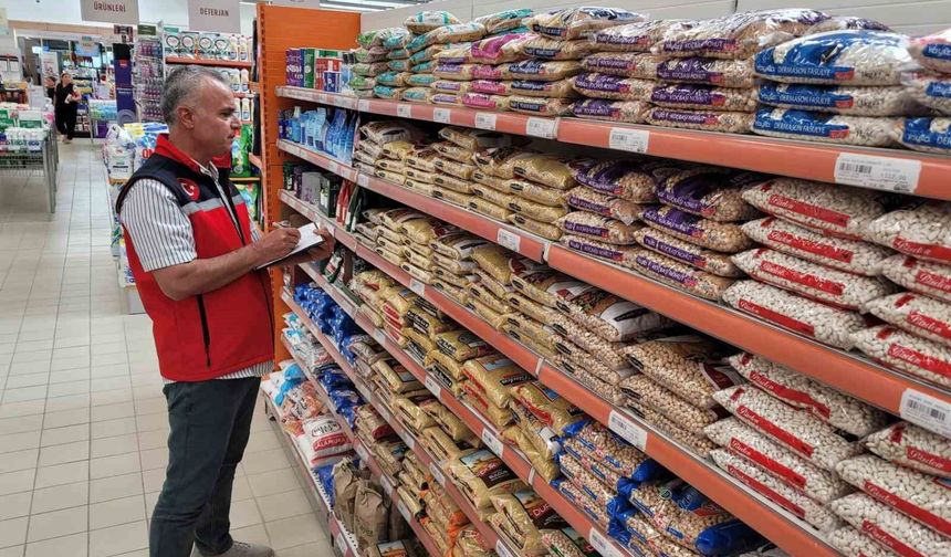 Uşak'ta marketlerde tarımsal ürün fiyatları takip edildi