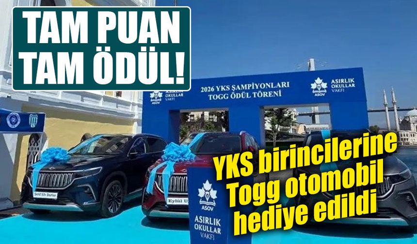 YKS Türkiye birincilerine Togg sürprizi: 3 öğrenciye otomobil hediye edildi