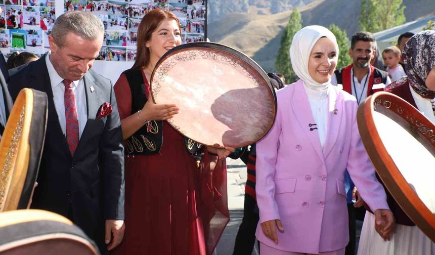 Bakan Göktaş: 'Güçlü aileler, güçlü gelecek demek'