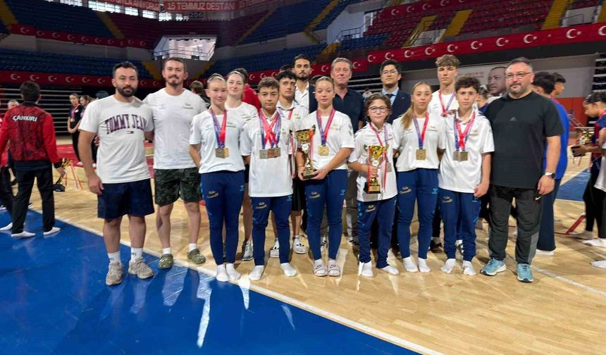 Bolu Cimnastik Spor Kulübü sporcuları, Çin yolcusu